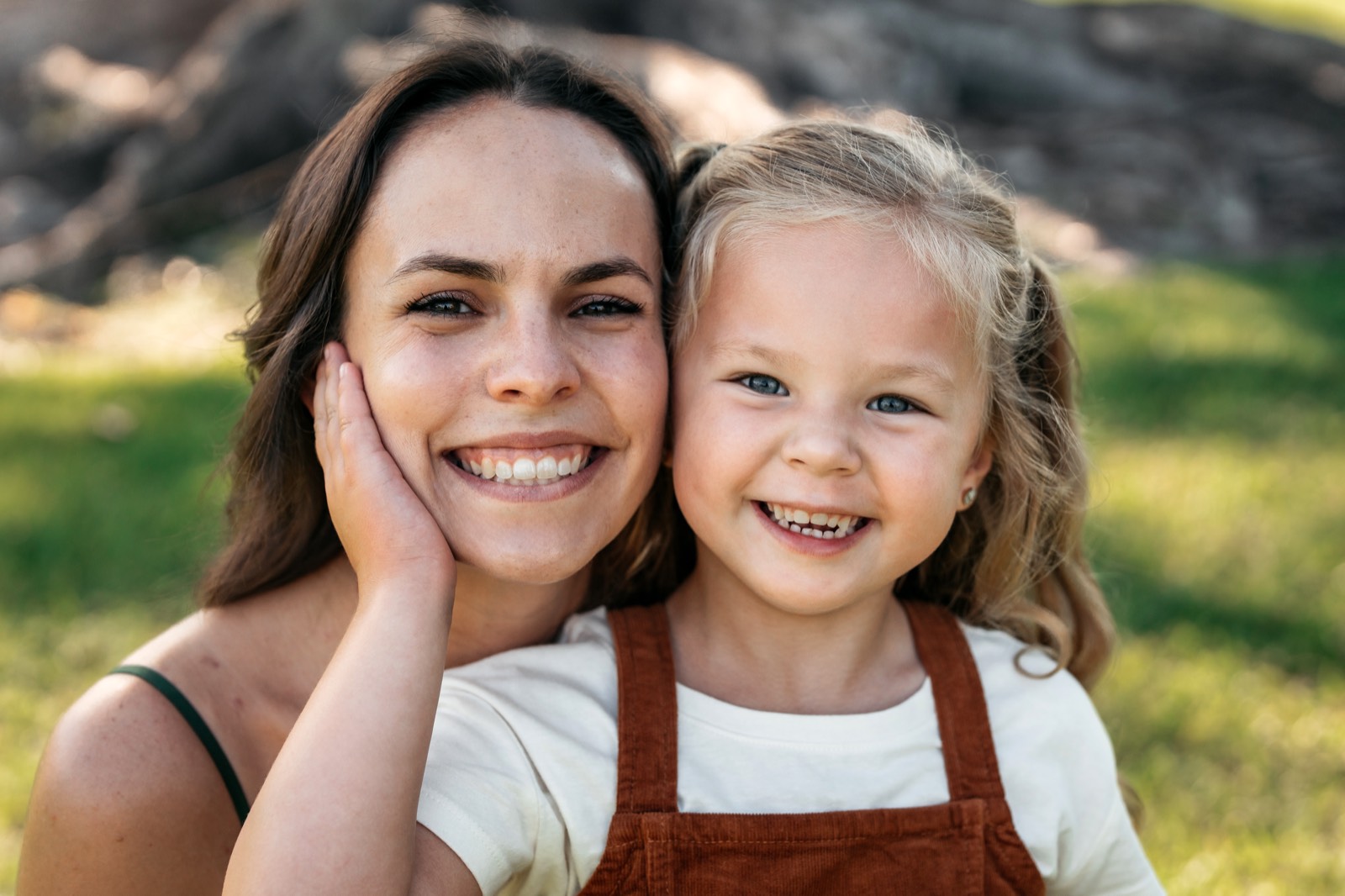 Caitlin with Isla, cheek to cheek